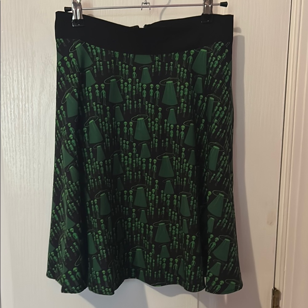 Unique Vintage Alien 👽 Women's mini Skirt